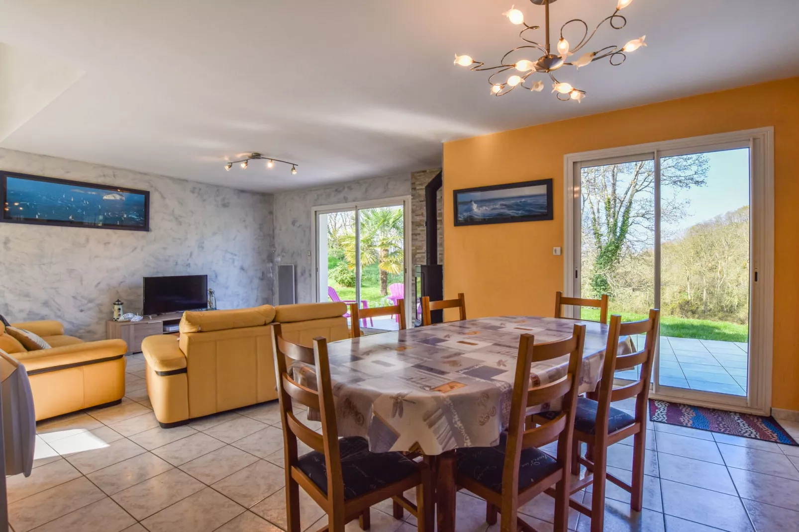 Plurien-Dining room