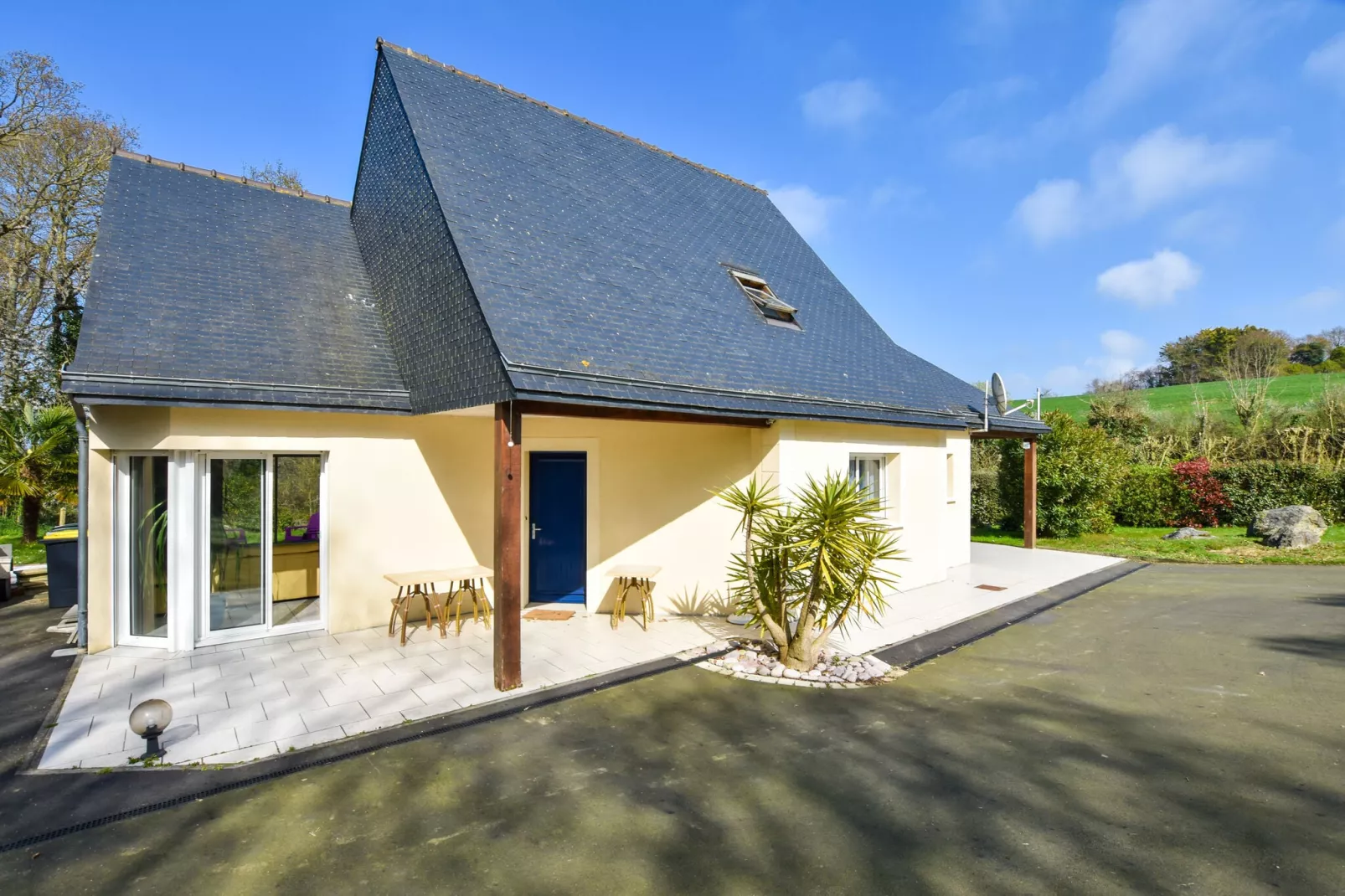 Plurien-Exterior summer