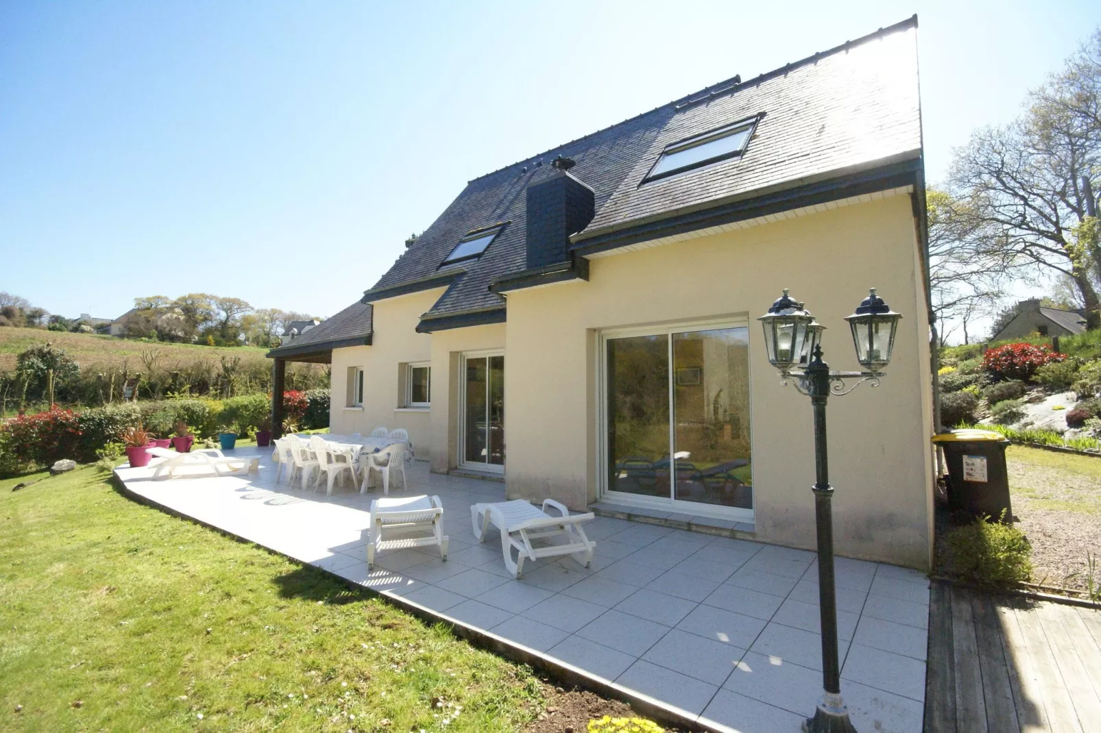 Plurien-Exterior summer