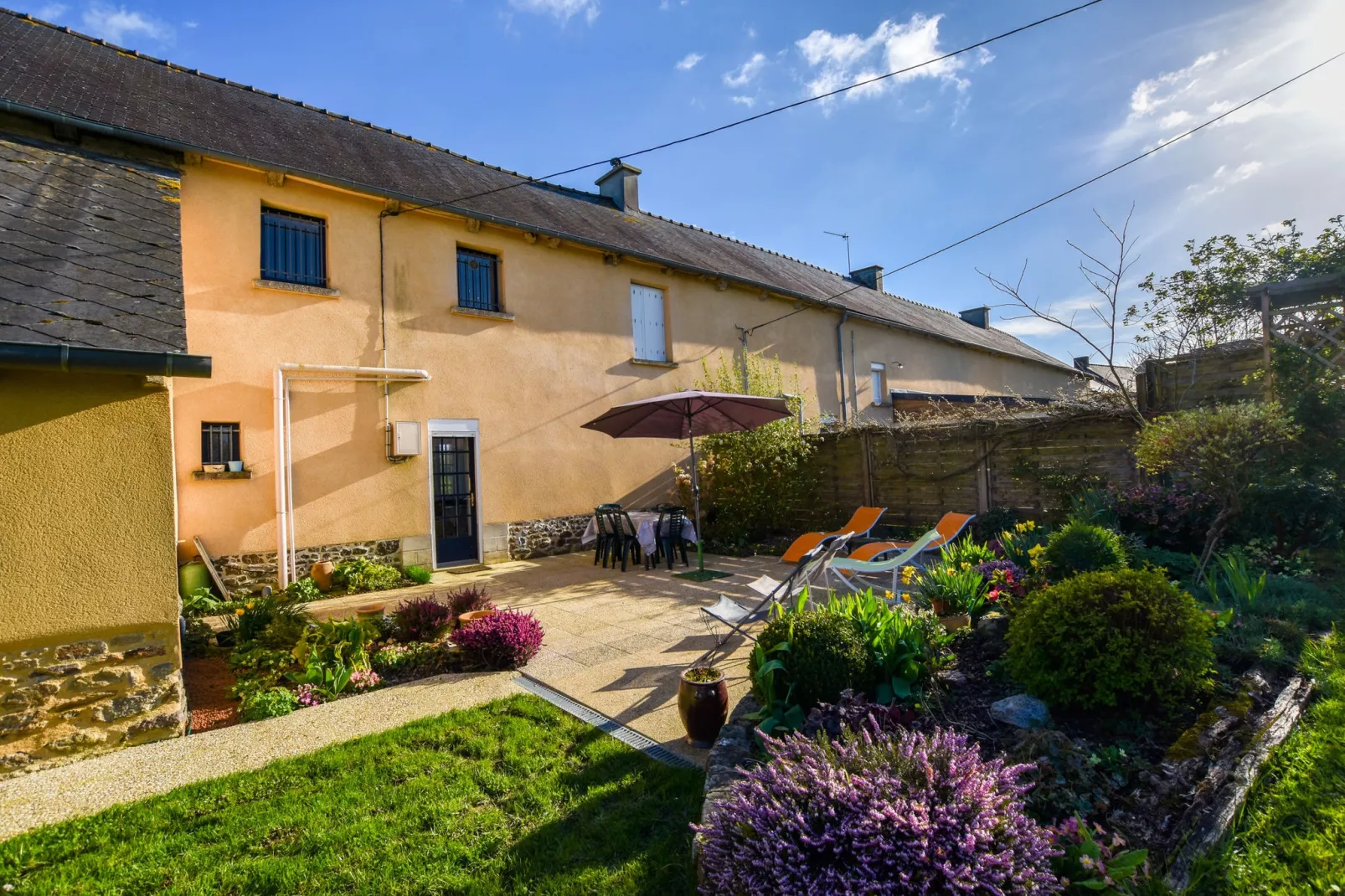 Jolie maison en pays de Rance-Extérieur été