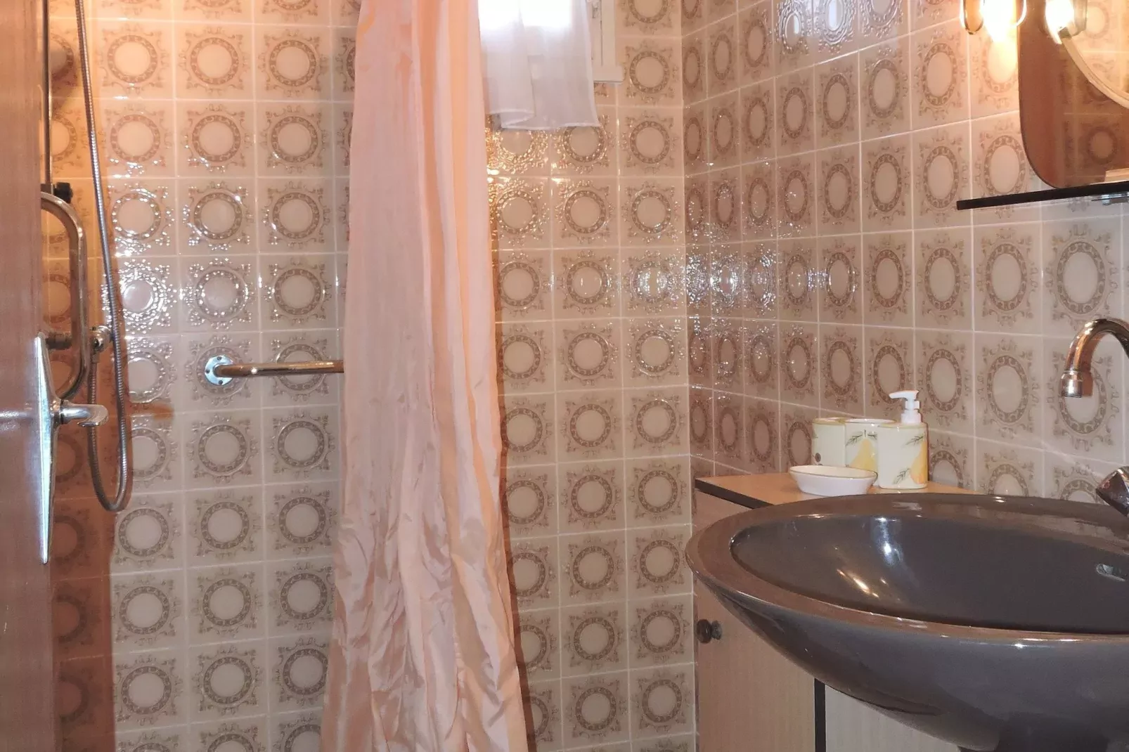 Maison de vacances Henansal-Bathroom