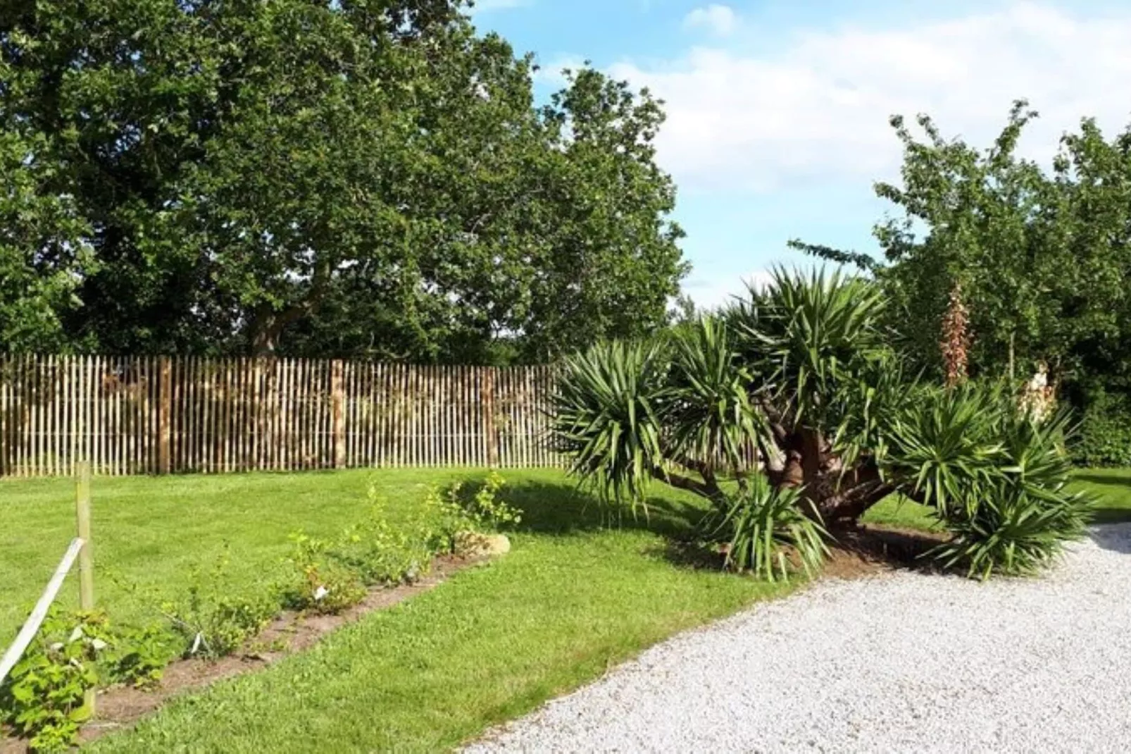 Maison de vacances Henansal-Gardens summer