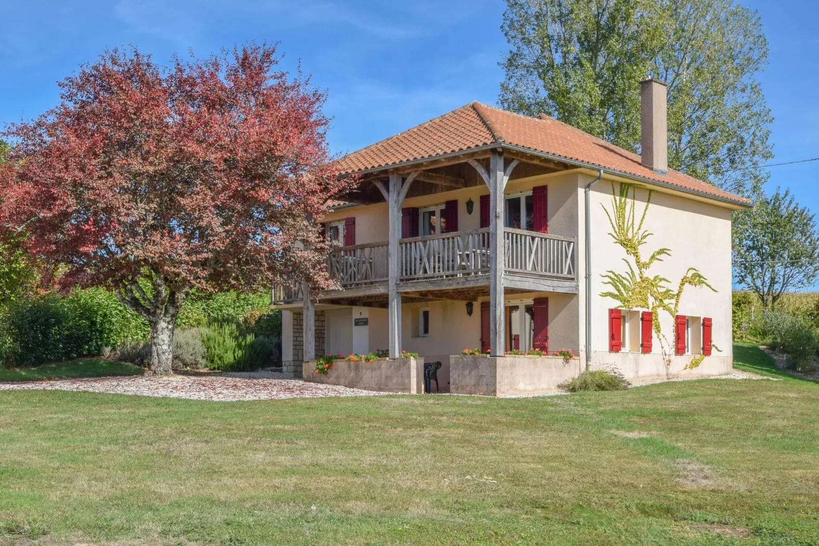 Le Pavillon-Exterior summer
