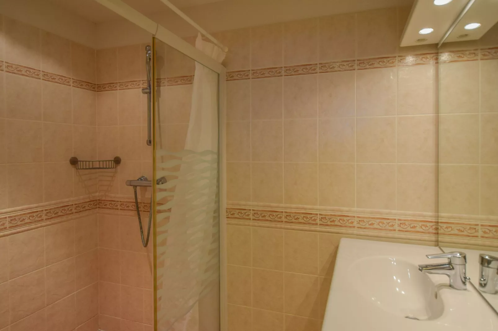Le Pavillon-Bathroom