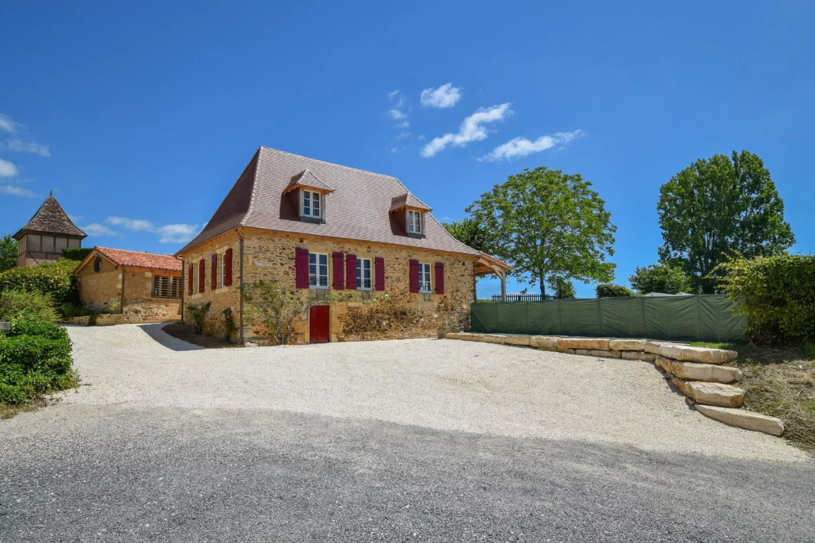 Gite Brouillac-Exterior summer