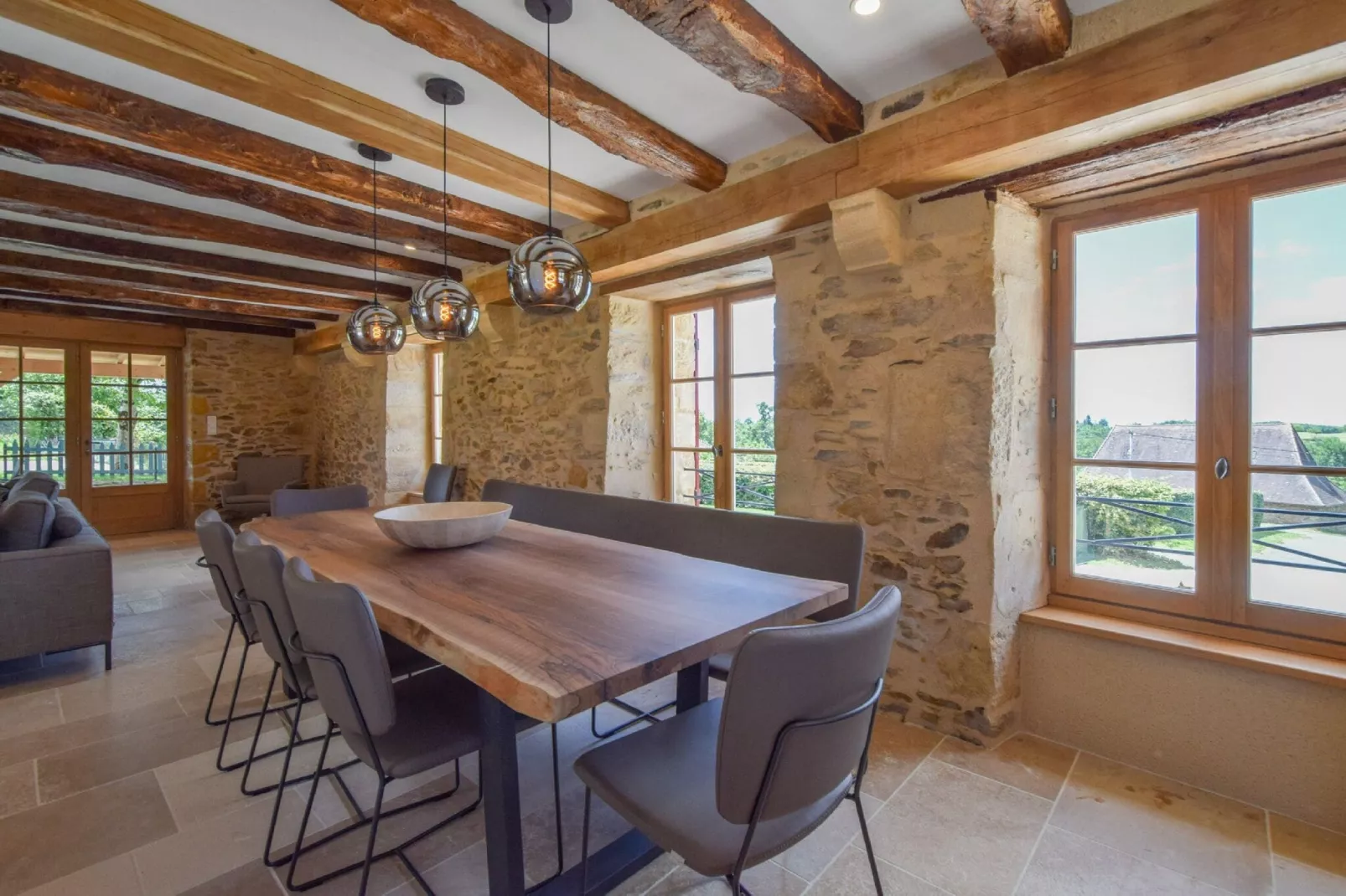 Gite Brouillac-Dining room