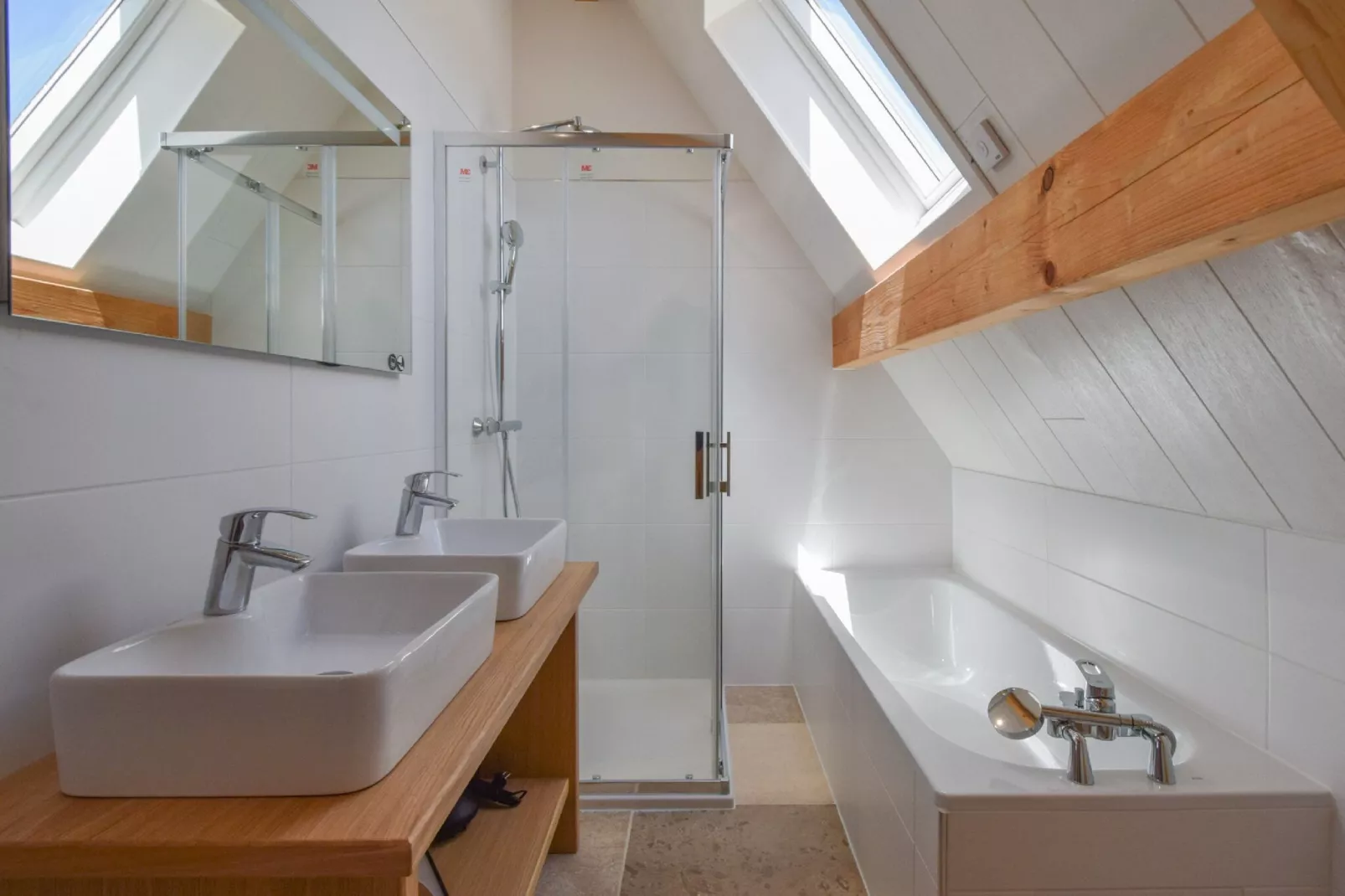 Gite Brouillac-Bathroom
