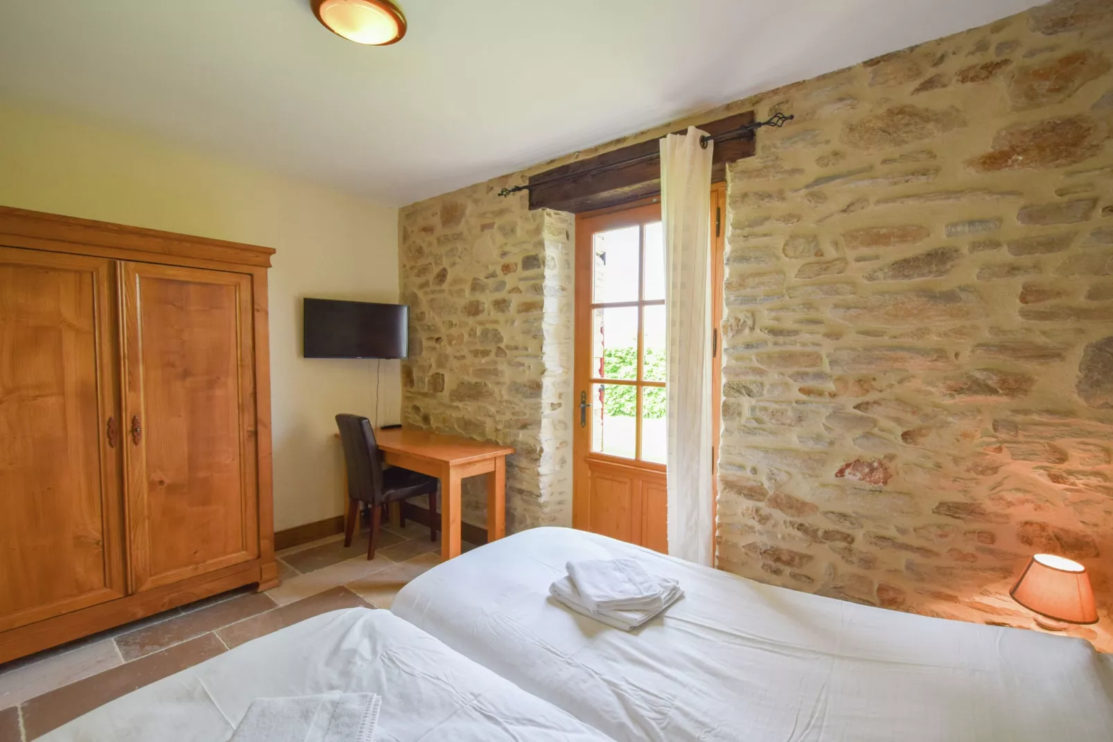 Le Patelin 10P-Bedroom