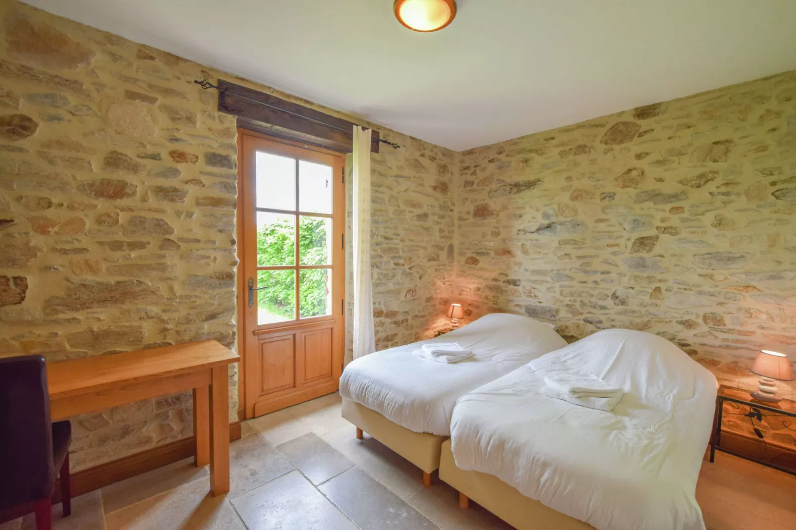 Le Patelin 10P-Bedroom