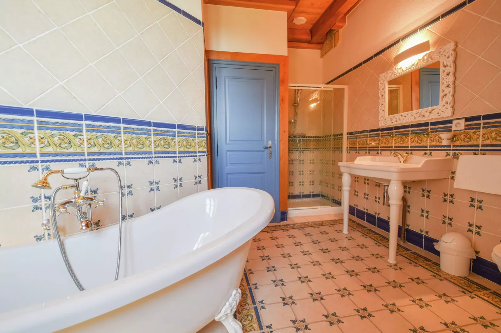 Bellevue-Bathroom