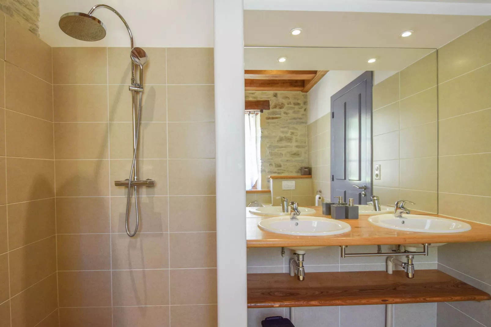 La Borderie-Bathroom
