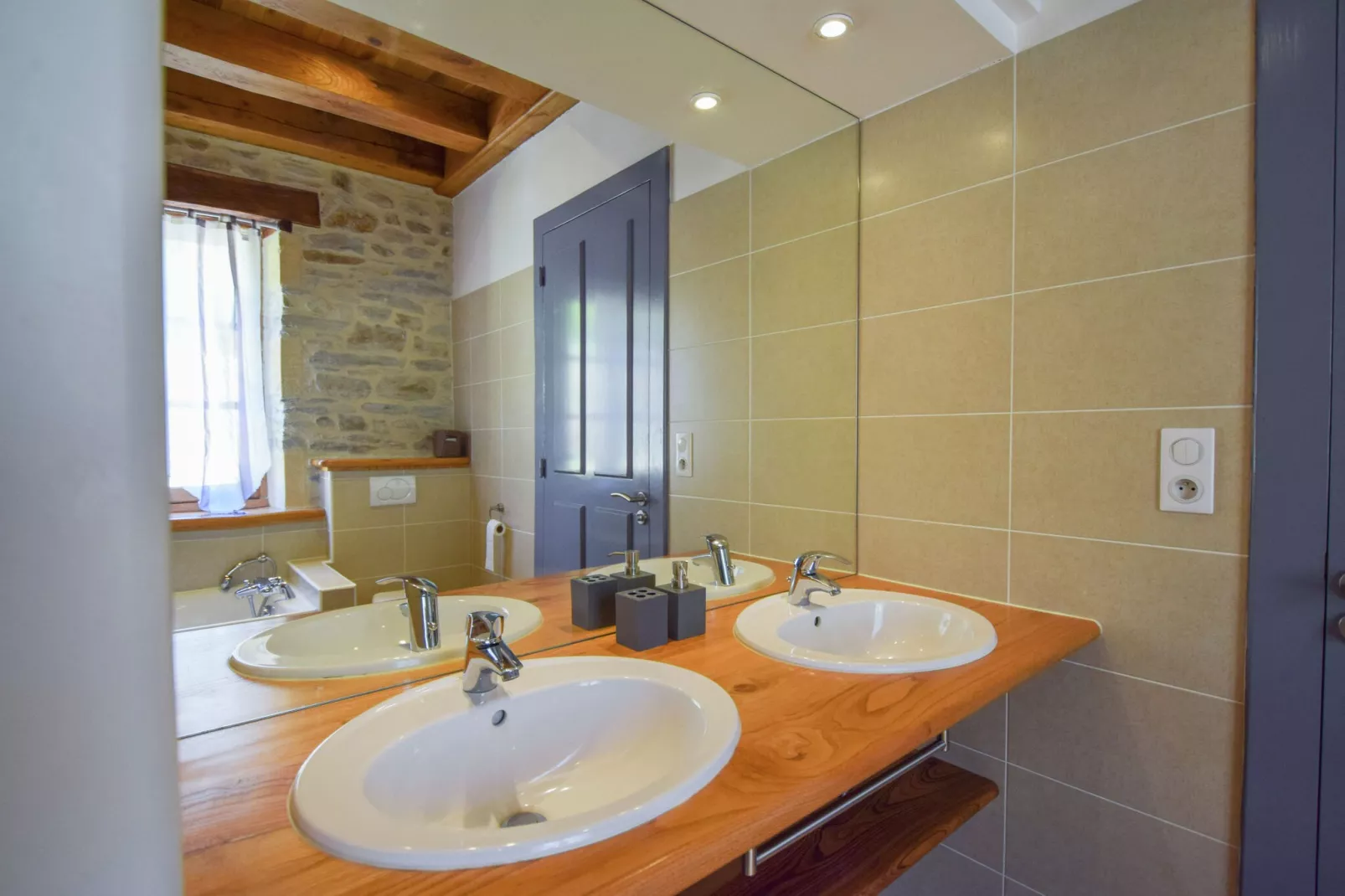 La Borderie-Bathroom