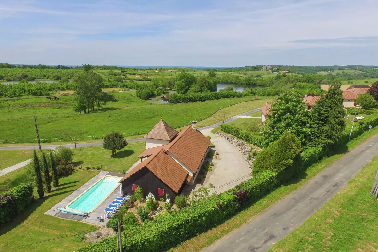 La Petite Tour-Pool