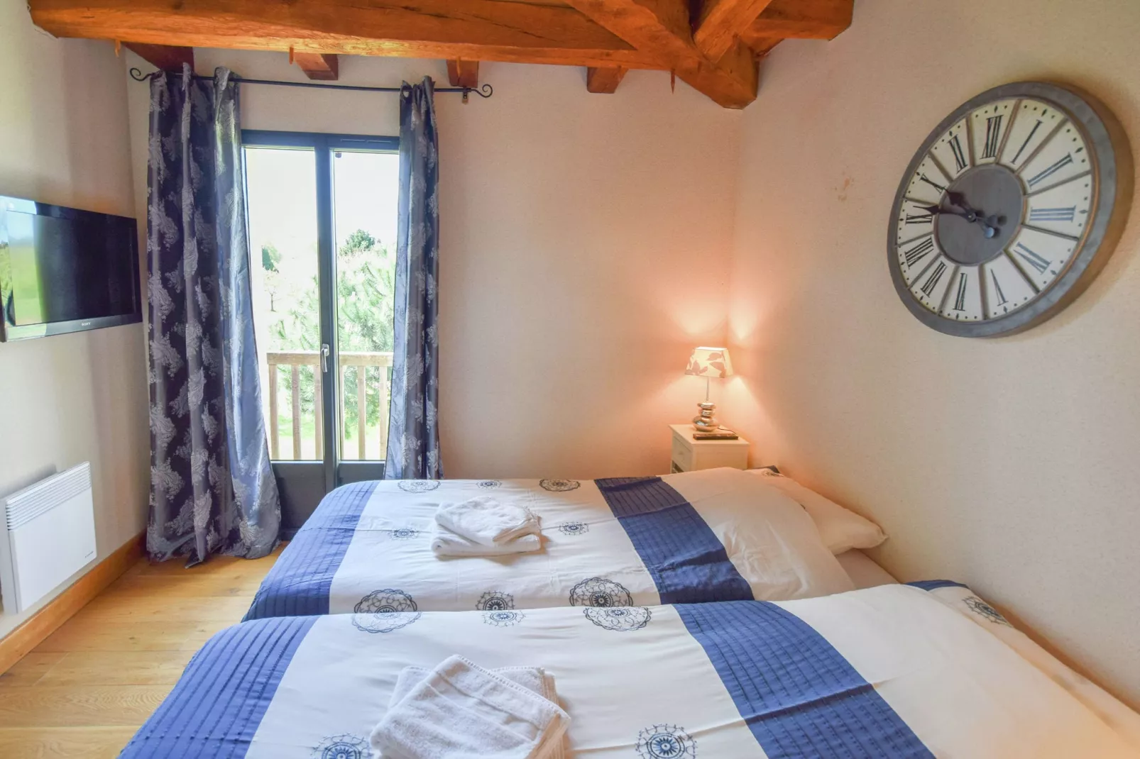 La Petite Tour-Bedroom