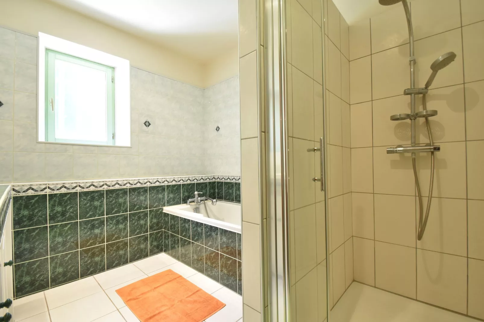 St Vincent Le Paluel La Grange-Bathroom