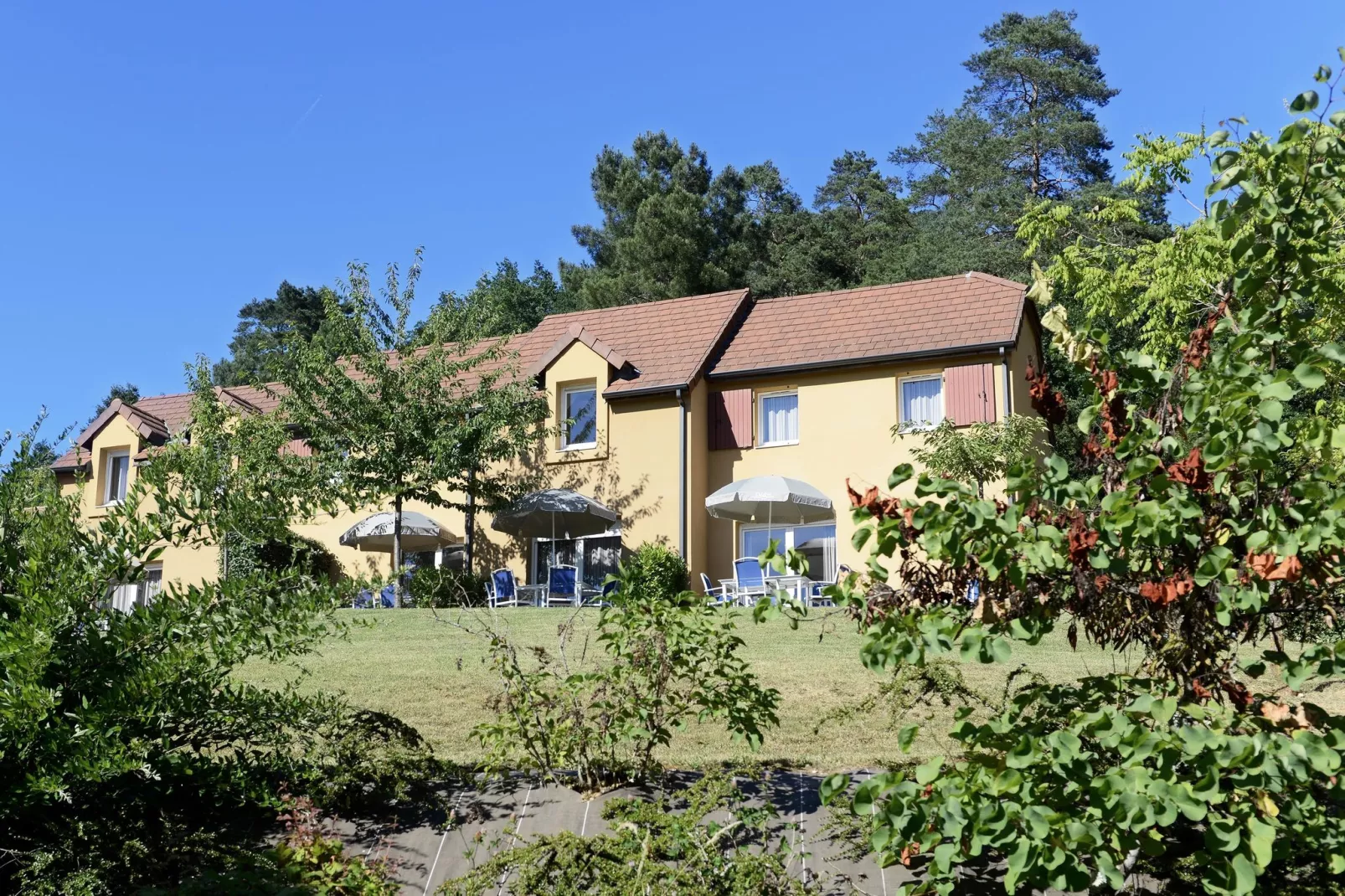 Les Côteaux de Sarlat 2-Exterior summer
