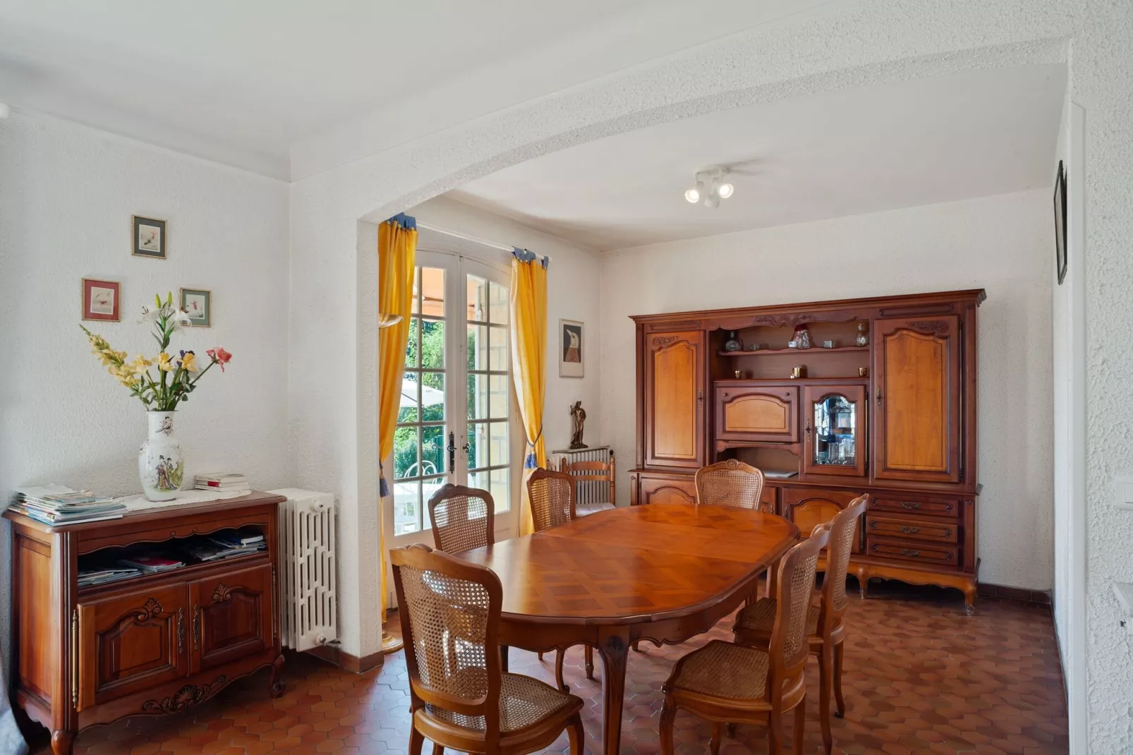 Vélines-Dining room