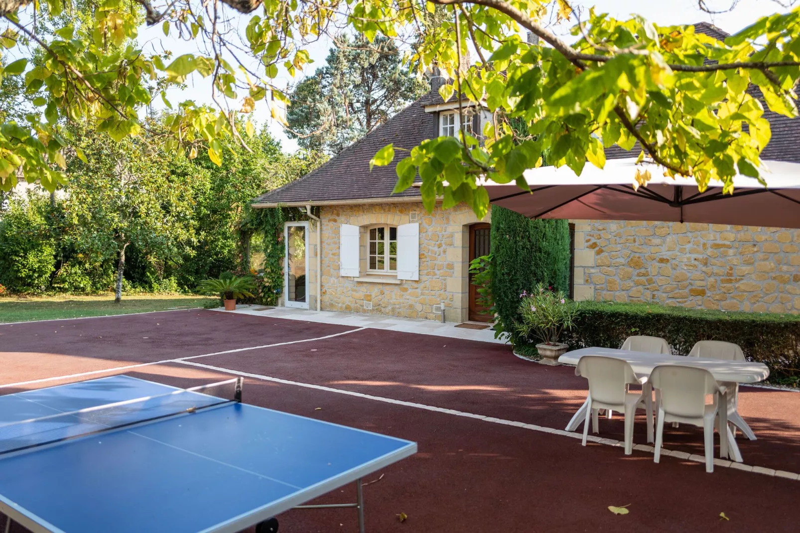 Vélines-Facilities