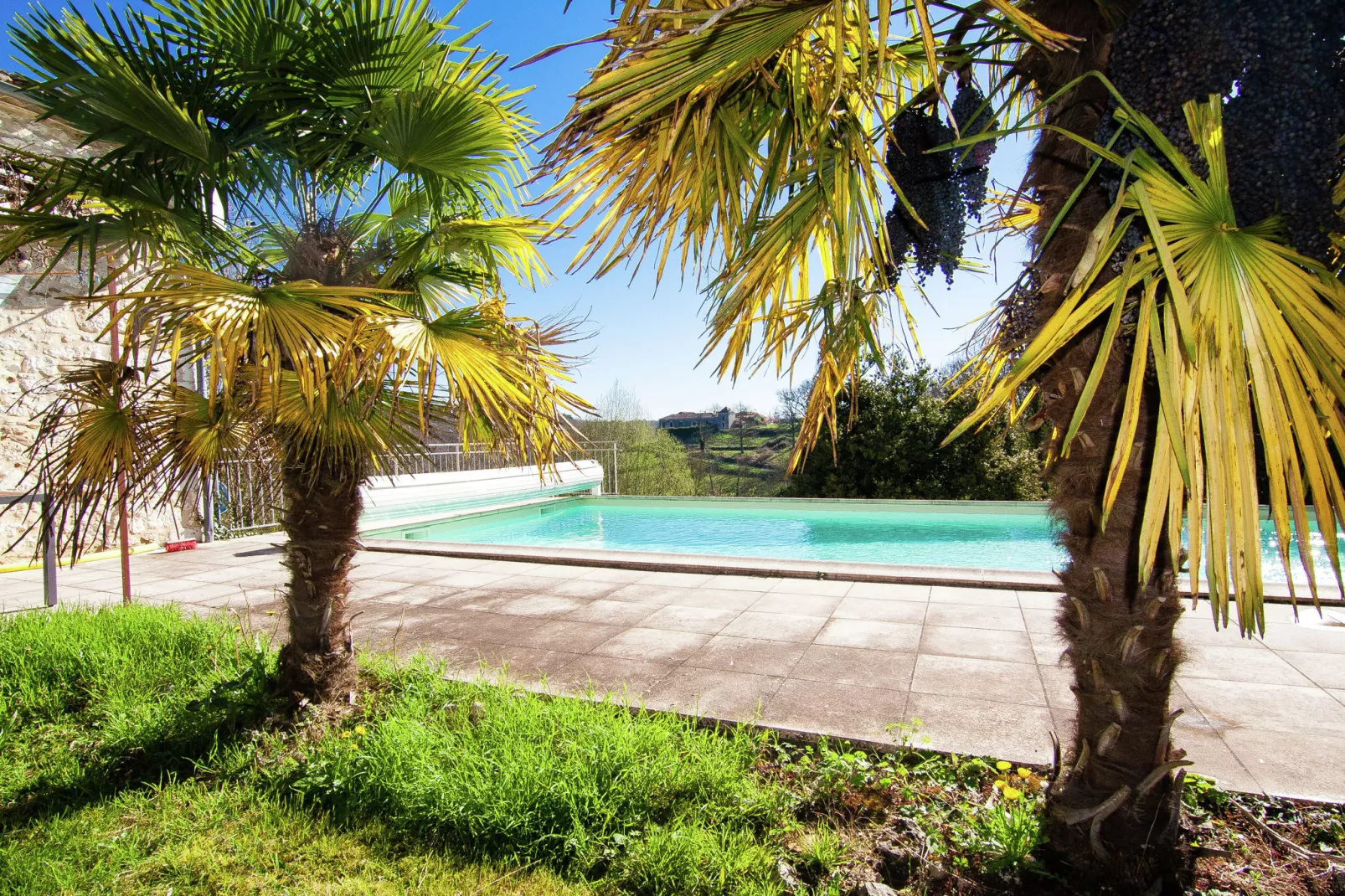 Le Caillauda-Exterior summer