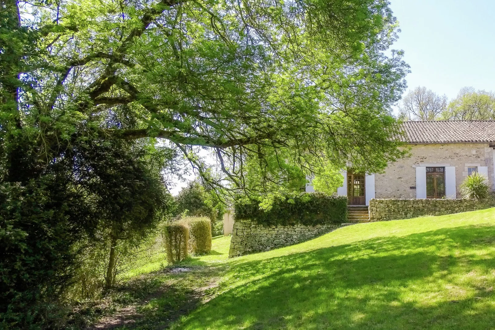 Le Caillauda-Gardens summer