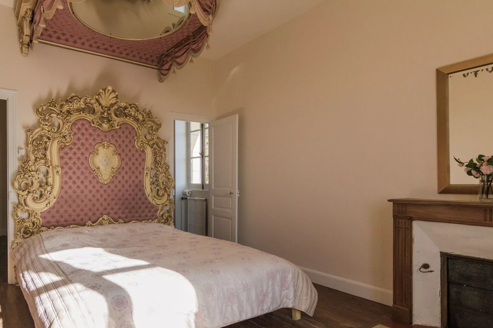 Un Manoir en Dordogne-Bedroom