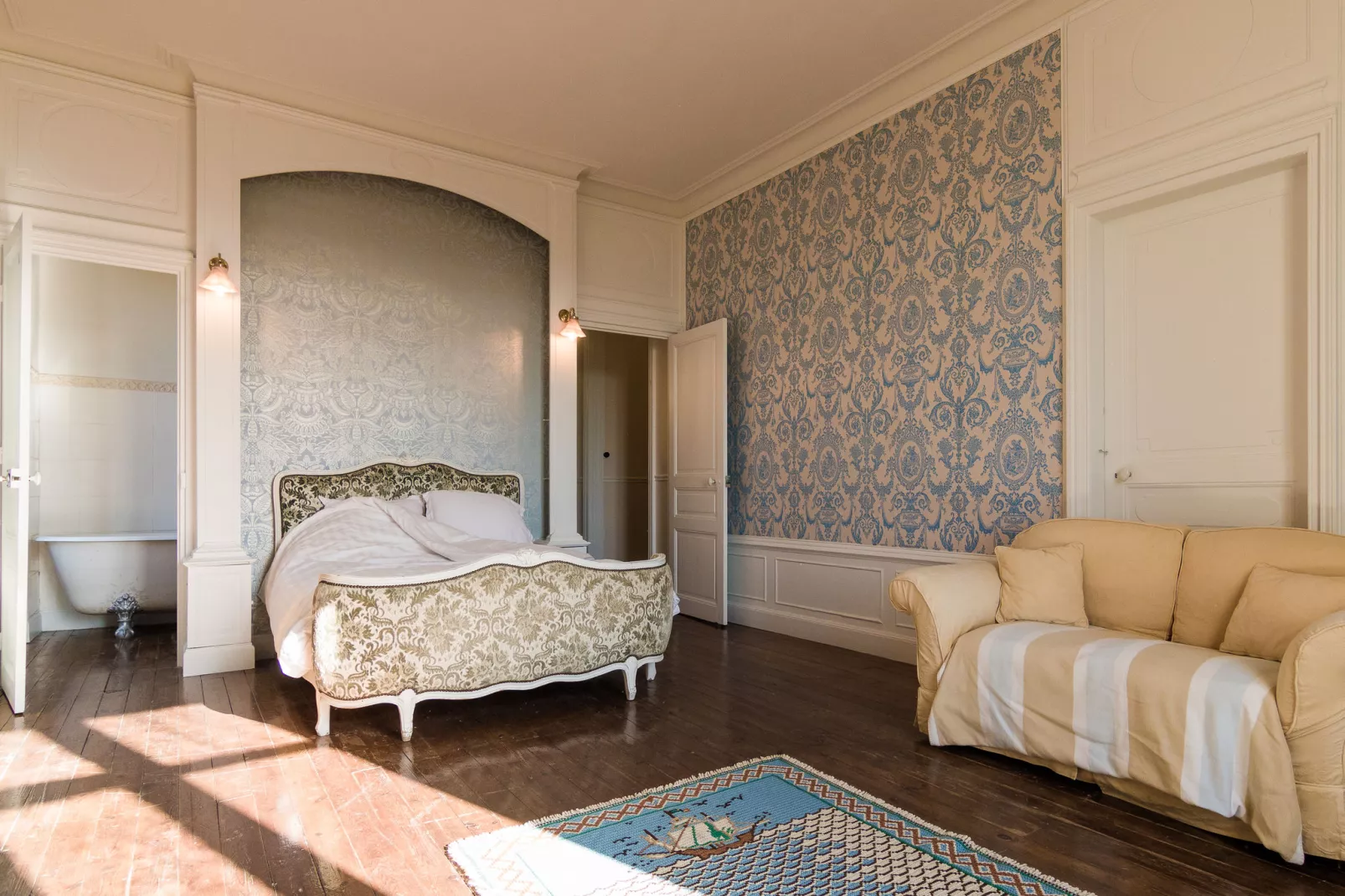 Un Manoir en Dordogne-Bedroom