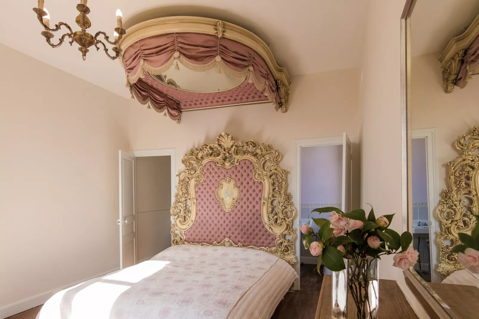 Un Manoir en Dordogne-Bedroom