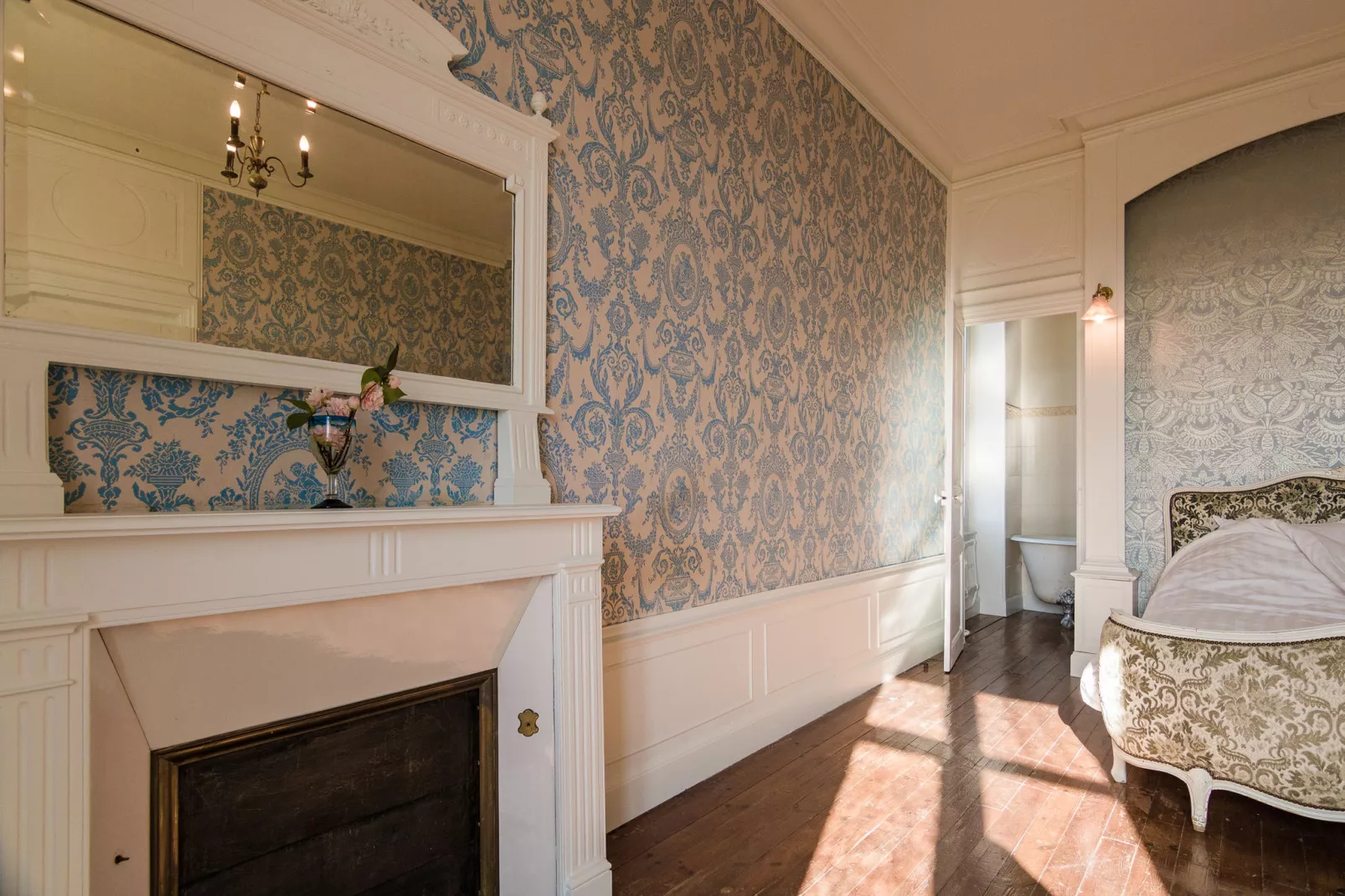 Un Manoir en Dordogne-Bedroom