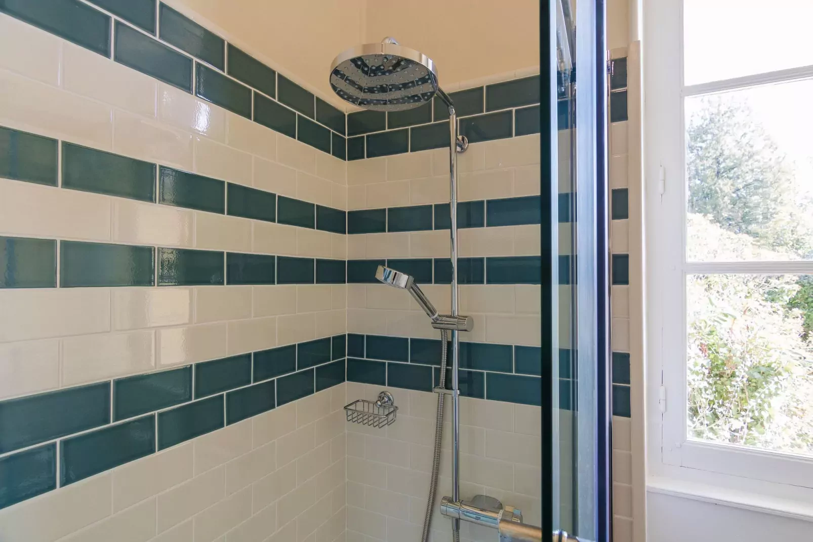 Un Manoir en Dordogne-Bathroom