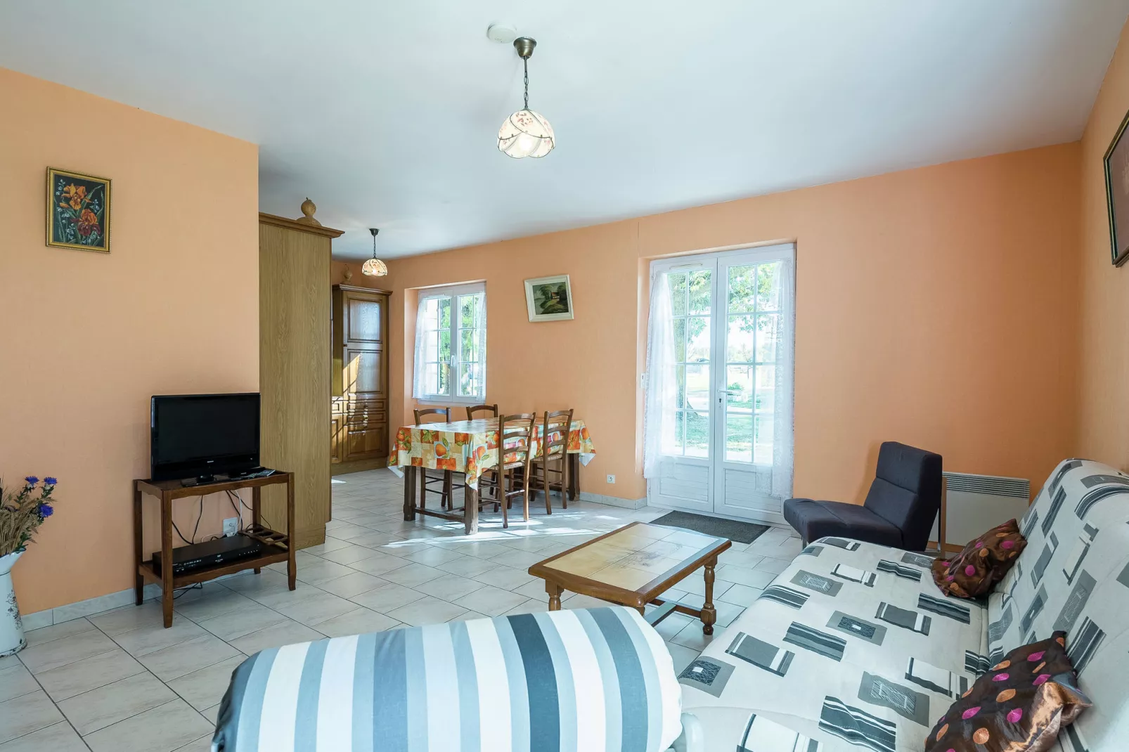 Maison de vacances Saint Nexans 4 p-Living room