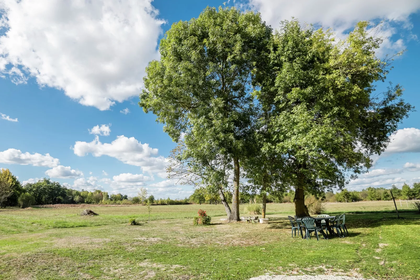 Maison de vacances Saint Nexans 4 p-Gardens summer