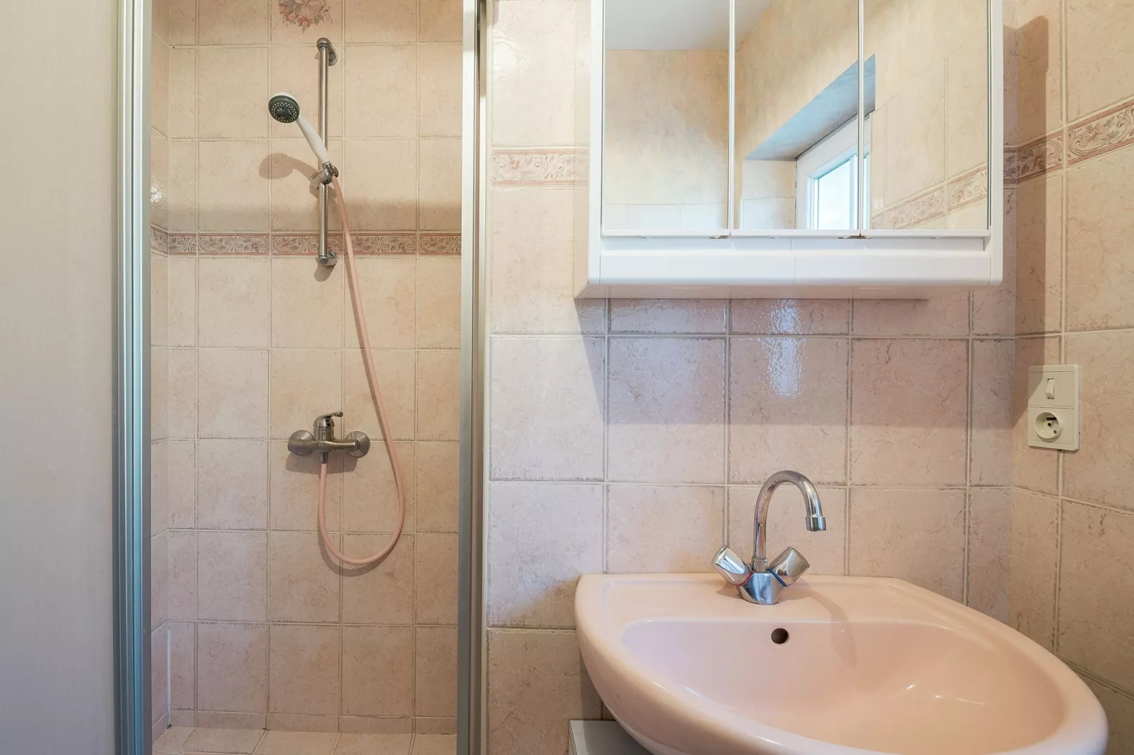 Maison de vacances Saint Nexans 6p-Bathroom