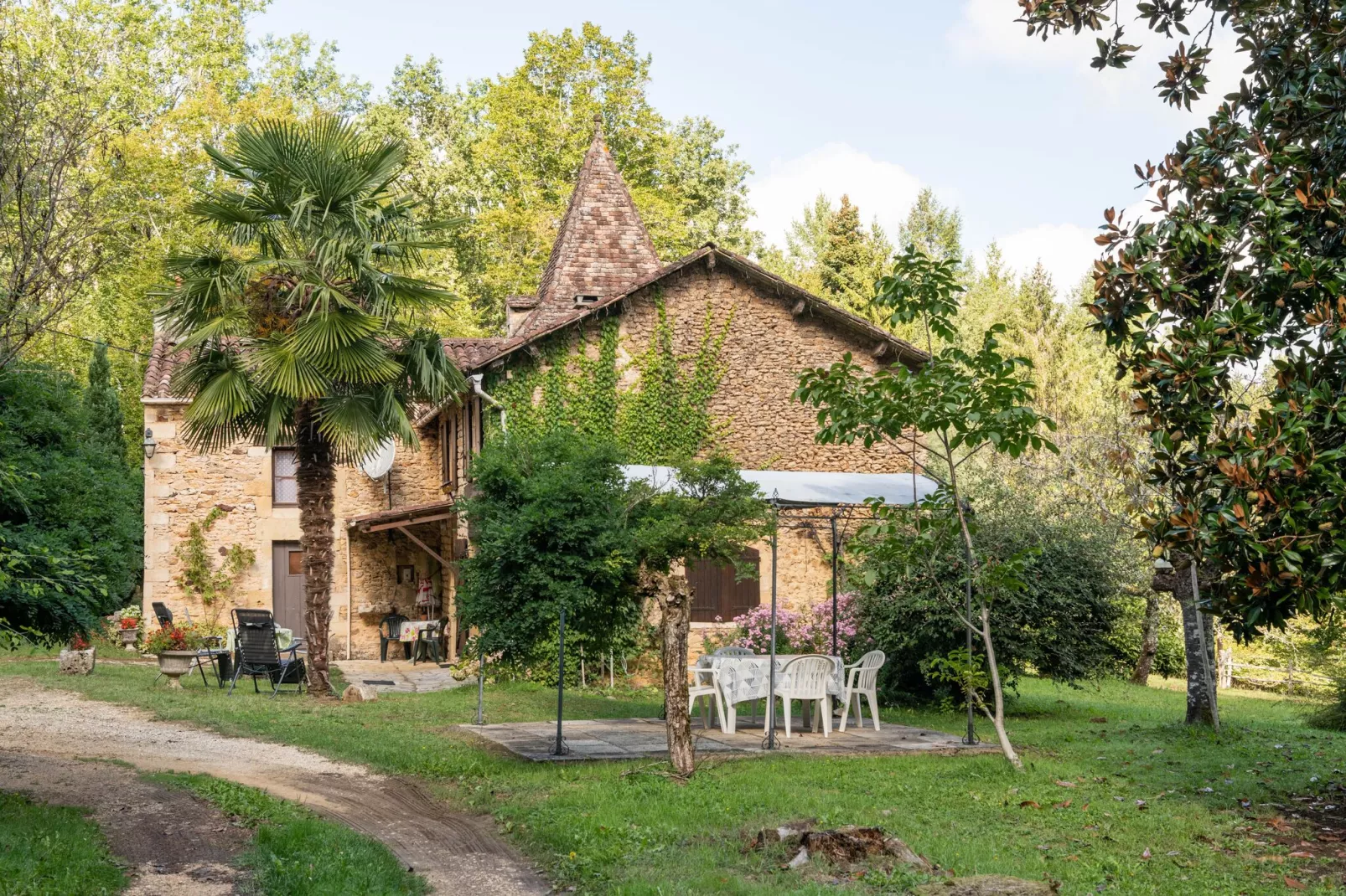 Maison de vacances Villefranche du Perigord-Außenbereich Sommer
