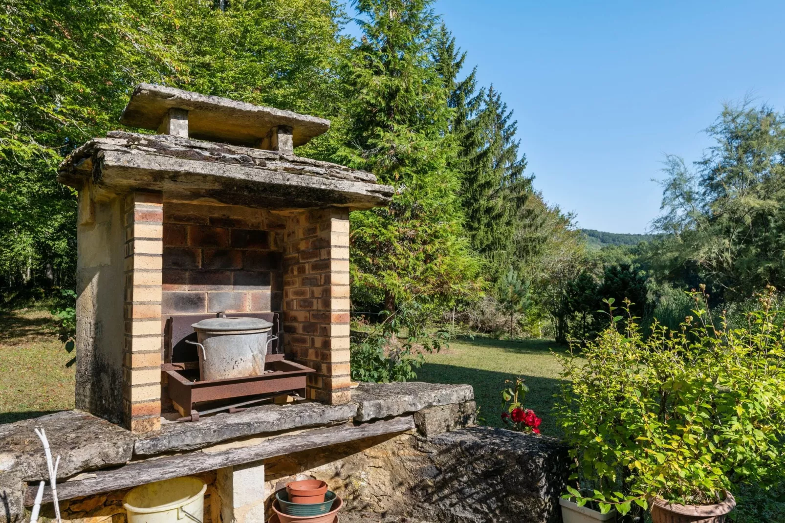 Maison de vacances Villefranche du Perigord-Gärten Sommer