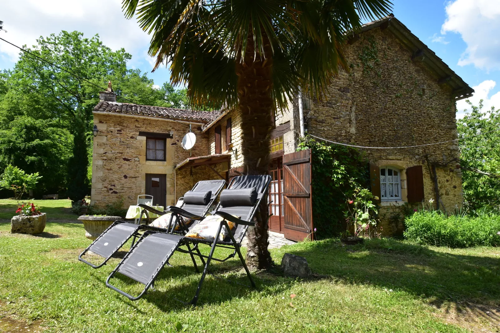 Maison de vacances Villefranche du Perigord-Außenbereich Sommer