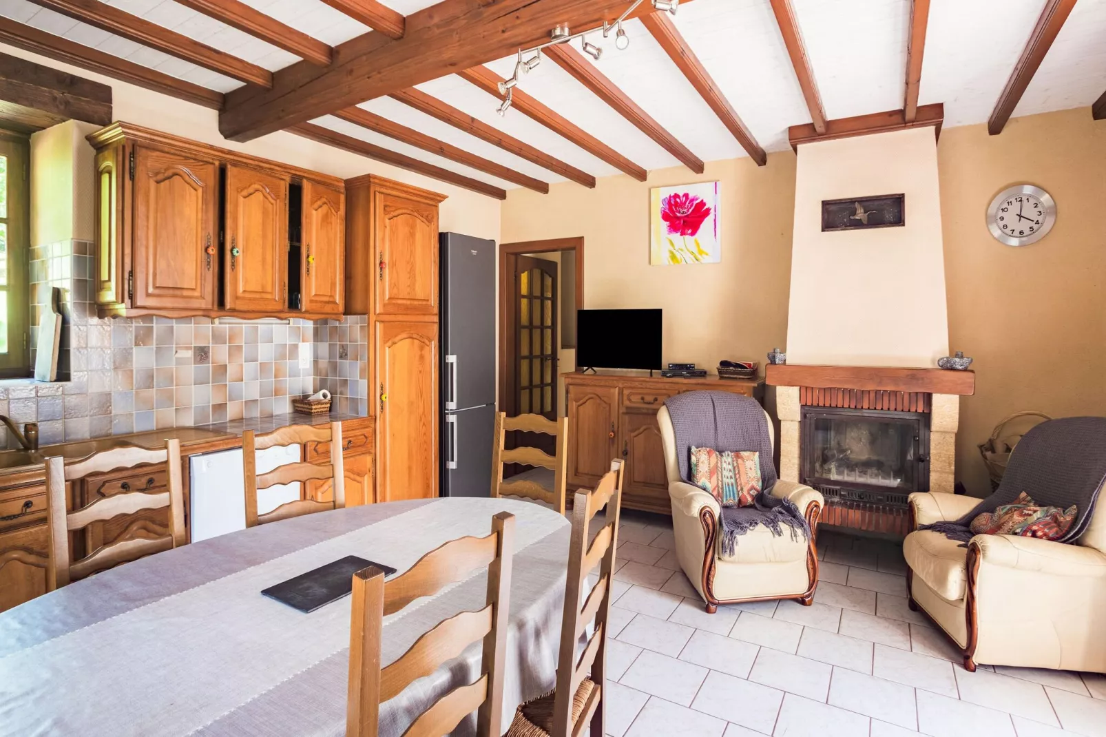Maison de vacances Besse Le Moulinal Bas-Living room