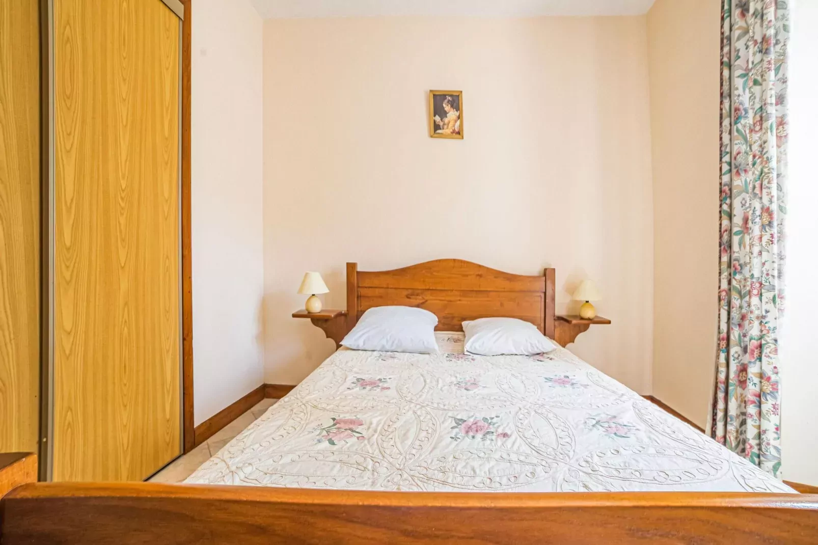 Maison de vacances Besse Le Moulinal Bas-Bedroom