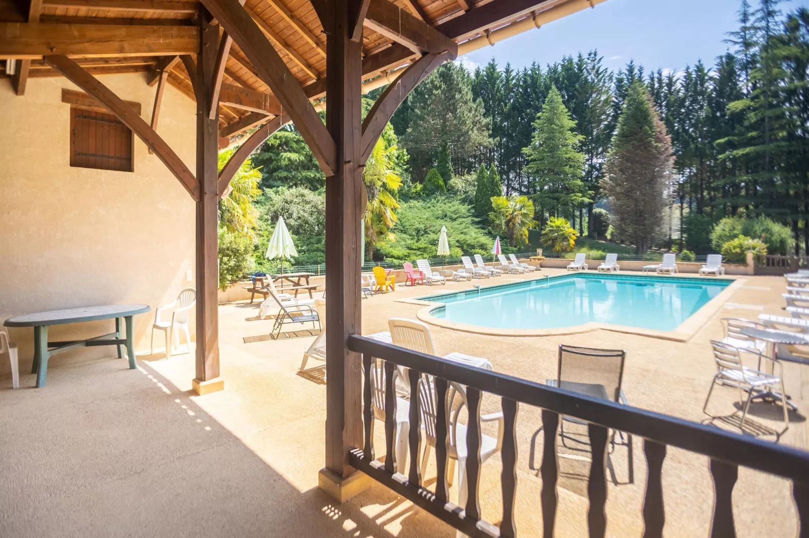 Maison de vacances Besse Le Moulinal Bas-Terrace balcony