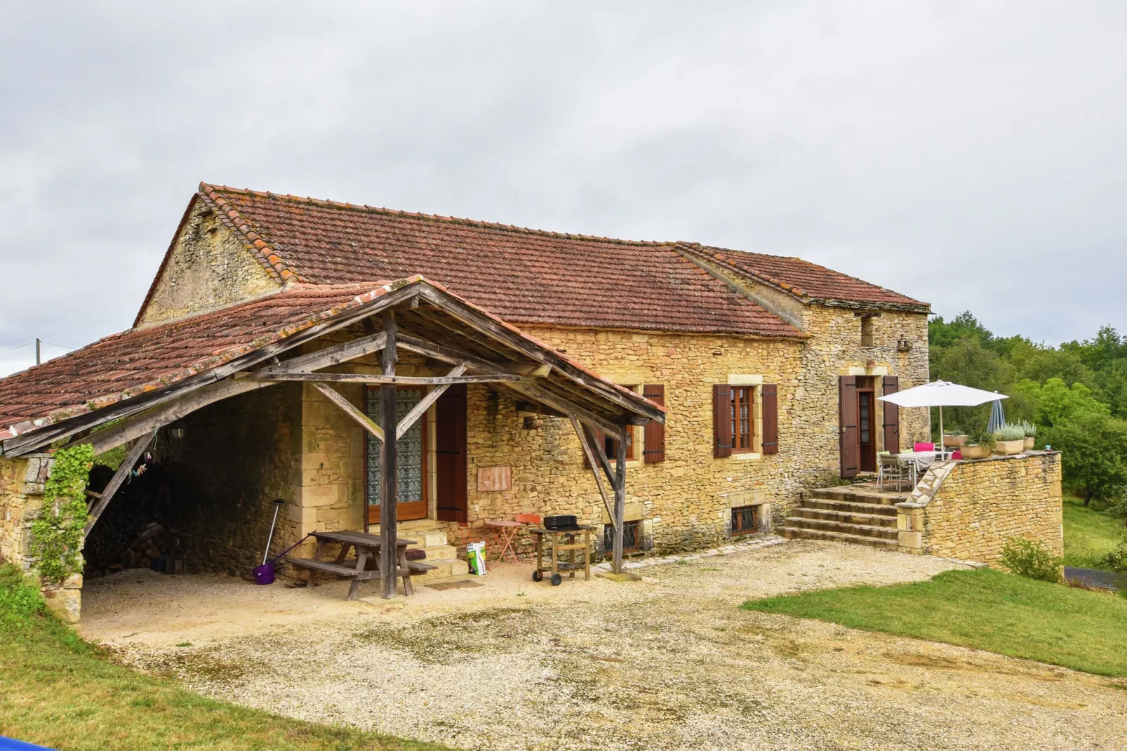 Maison typique périgourdine-Extérieur été