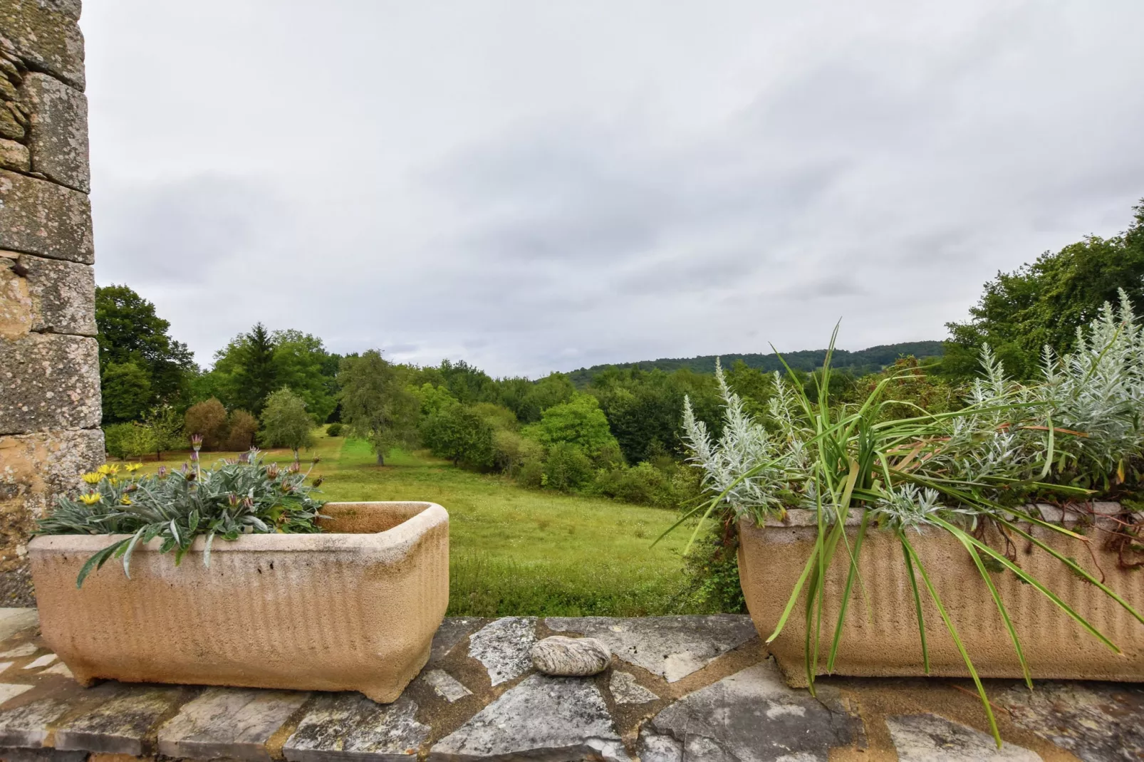 Maison typique périgourdine-Vue d'été