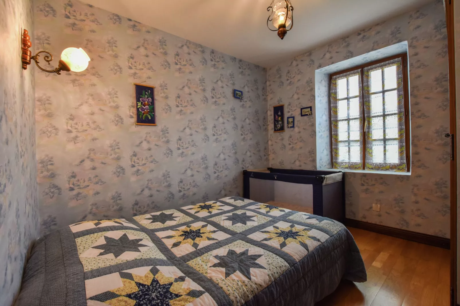 Maison typique périgourdine-Chambre