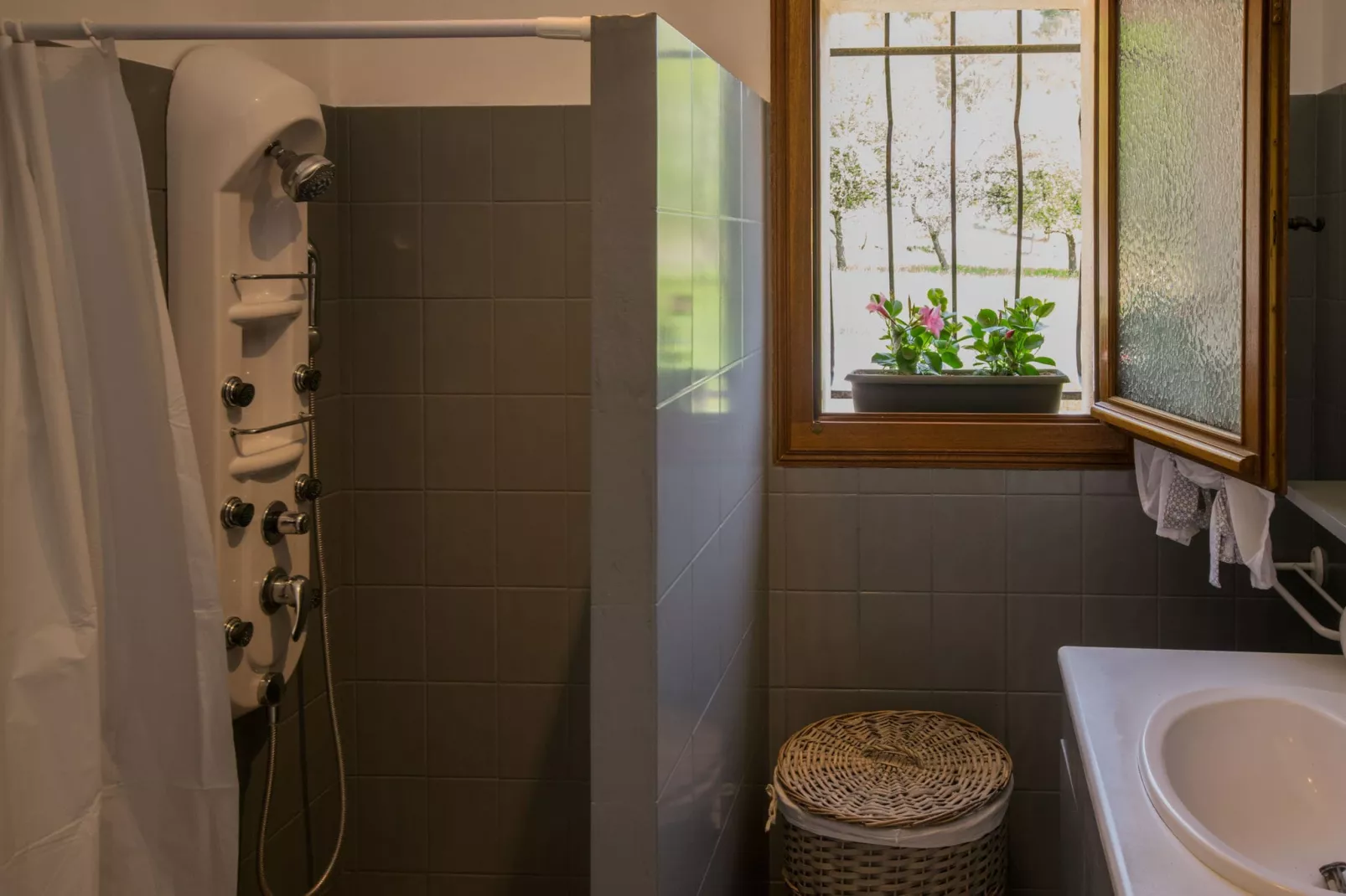 Gite Villefranche-Bathroom