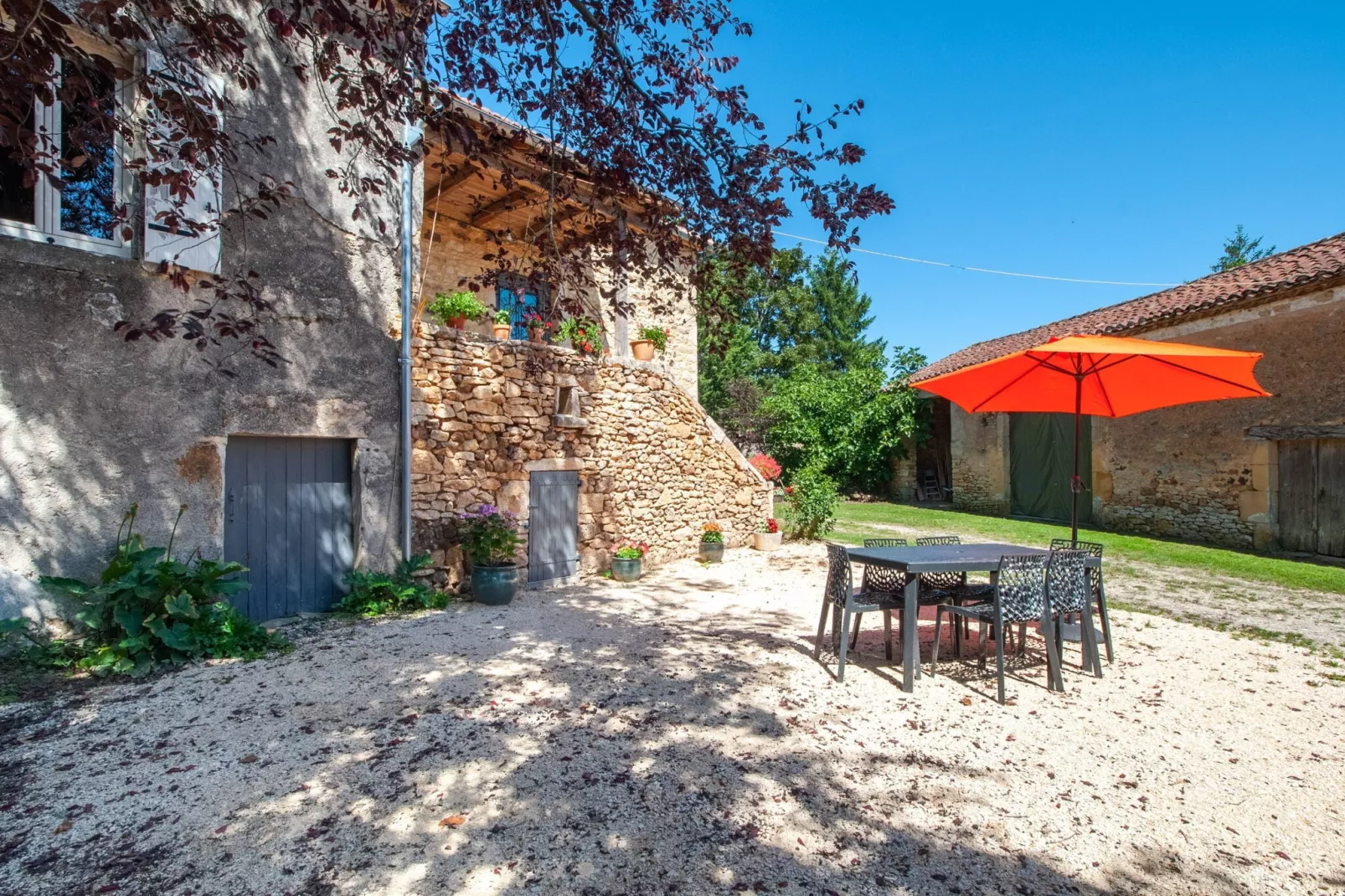 La maison d'Aléa-Jardin d'été