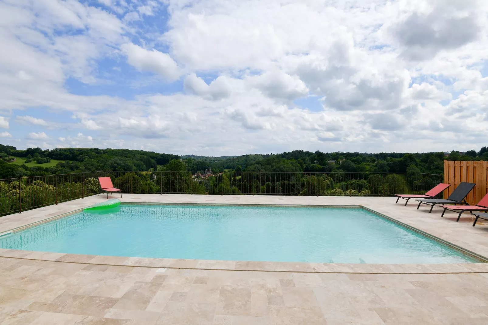 L'Hoste-Pool