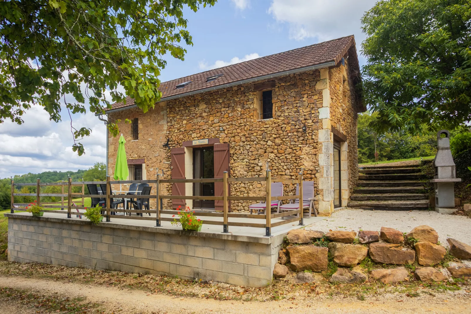 Entrepôt avec piscine près de Monpazier-Extérieur été