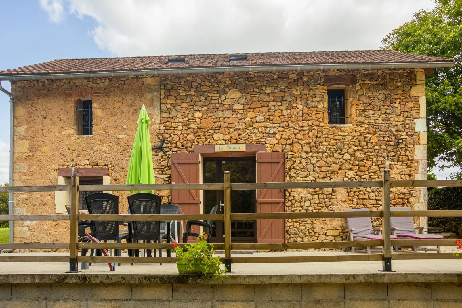 Entrepôt avec piscine près de Monpazier-Balcon-terrasse