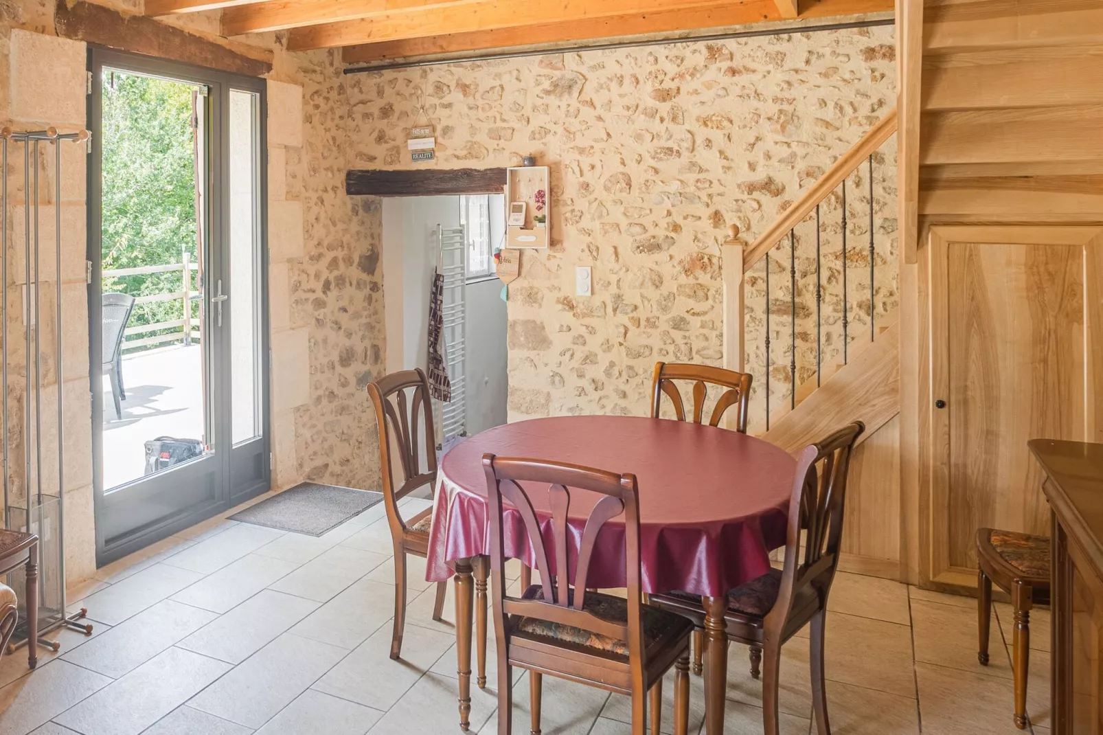 Entrepôt avec piscine près de Monpazier