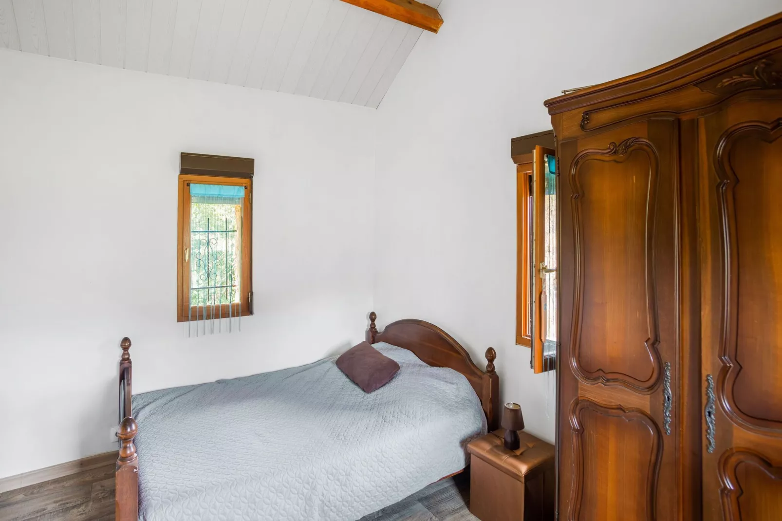 Entrepôt avec piscine près de Monpazier-Chambre