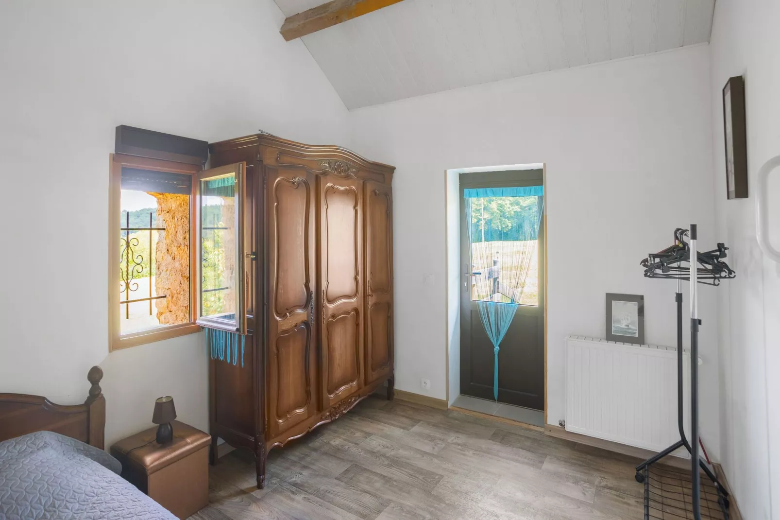 Entrepôt avec piscine près de Monpazier-Chambre