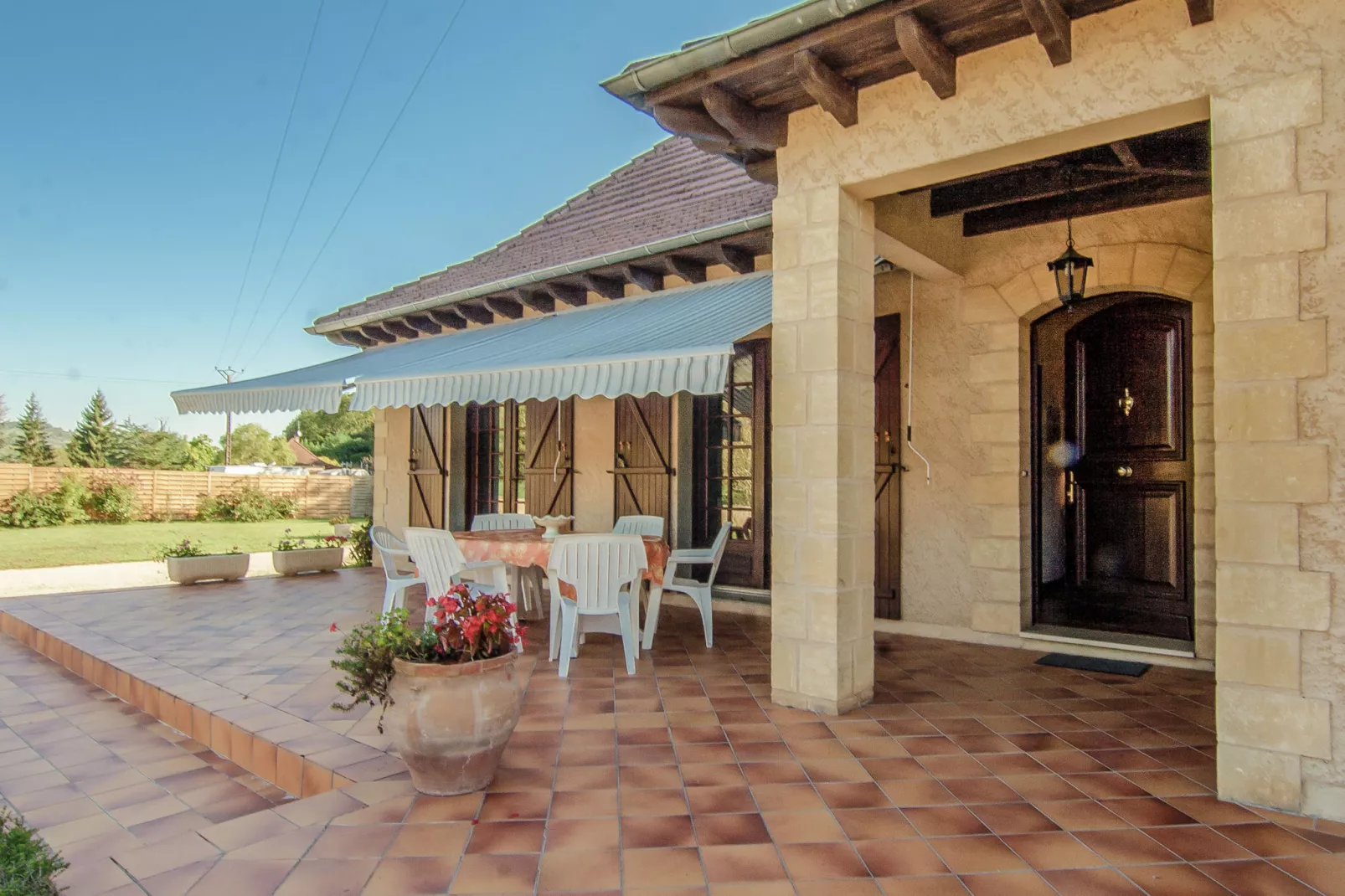 Villa Aubas-Terrace balcony